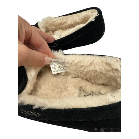 UGG Black and Cream Shearling Moccasins UGG Women's Ansley Slipper size 6 - Picture 10 of 10